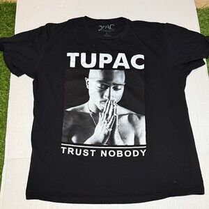 2PAC Tshirt Tupac Praying Hands Tee Size Large Unisex